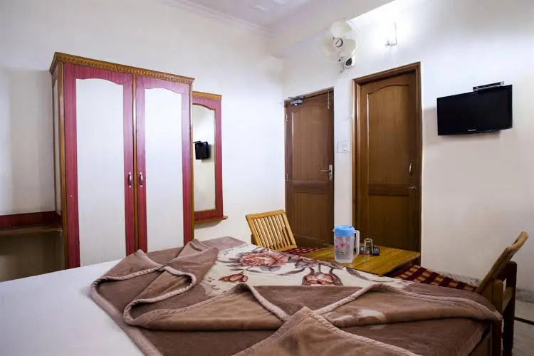 Swastik Inn — фото 2
