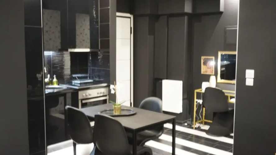 Exclusive Design Studio with Yard — фото 4