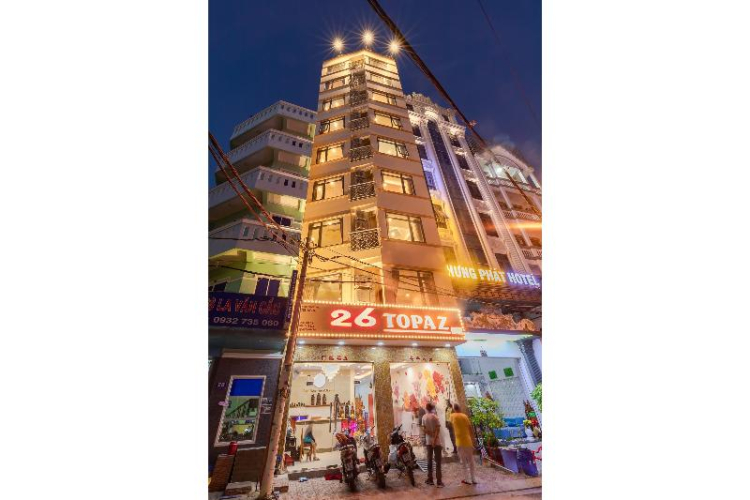 26 Topaz Hotel