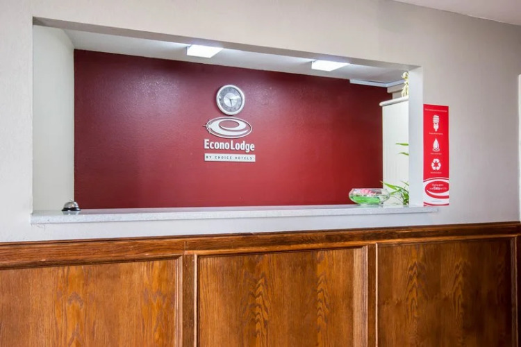 Econo Lodge — фото 2