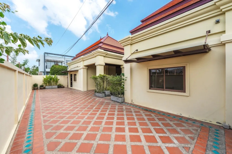 Private 6BR Tropical Estate near Nai Harn Beach