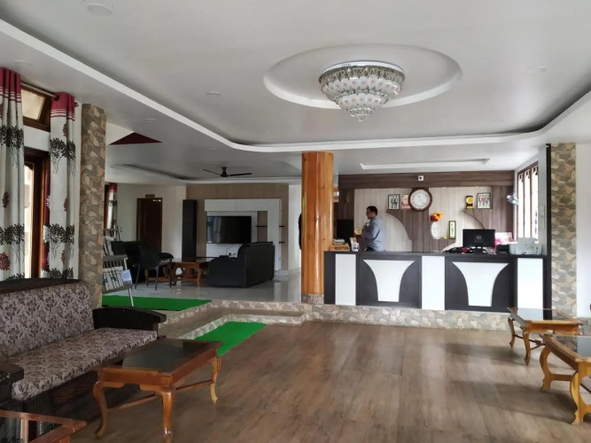 Ziro Palace Inn