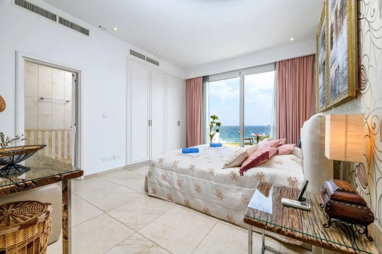 Lombardi Seafront Villa — фото 5