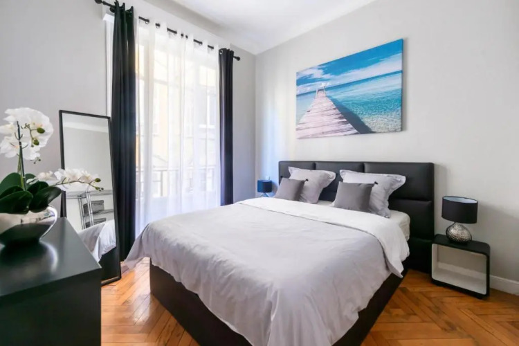 Nice Central Art Deco Flat 45 m² — фото 3