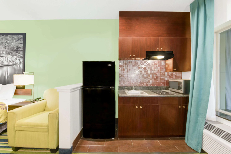 Super 8 by Wyndham Cotulla TX — фото 4