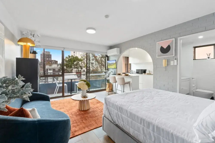 Chic Studio With Pool Overlooking the City — фото 2