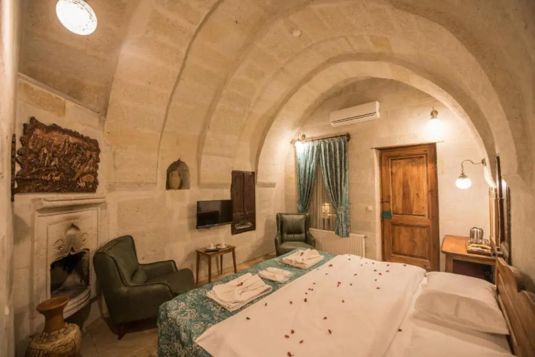 Charming Cave Hotel — фото 4