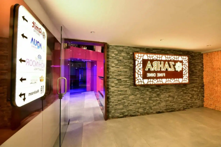 Hotel Amit executive Karad