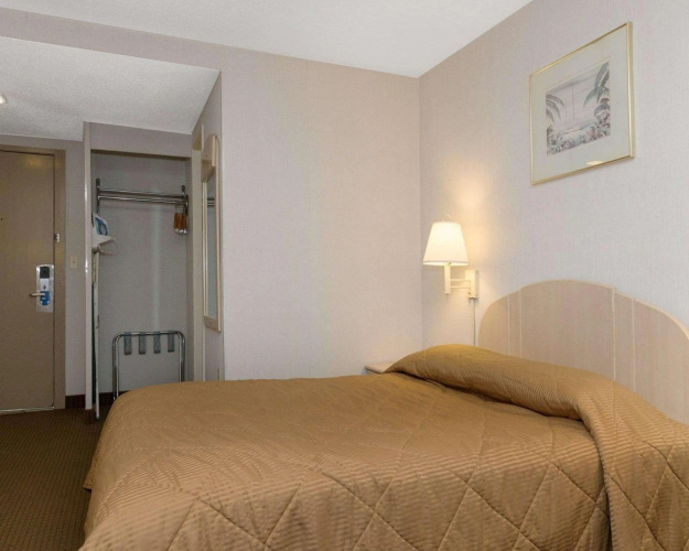 Rodeway Inn — фото 4