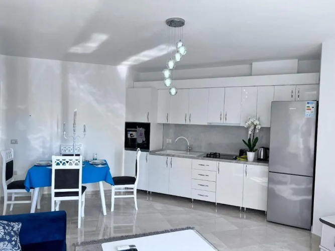 White Luxury Apartment — фото 3