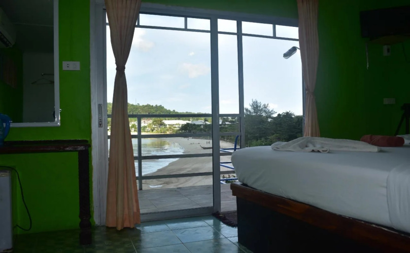 Phi Phi Beach Front Resort — фото 3
