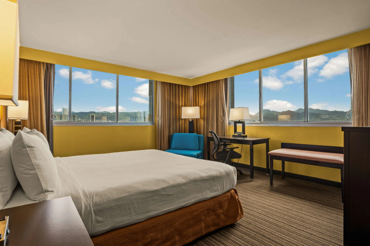 Best Western The Plaza Hotel Honolulu Airport - Free Breakfast