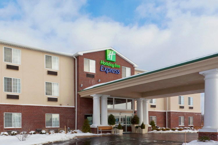 Holiday Inn Express Hotel & Suites Ashtabula