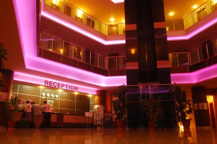 Club Side Coast