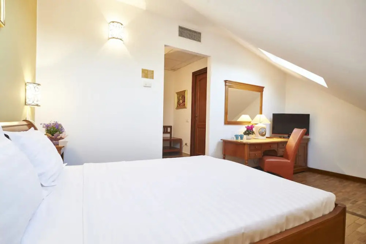 Cozy Attic Room III — фото 3