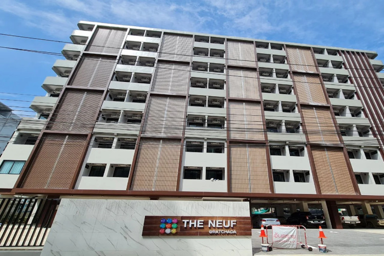 The Neuf Ratchada
