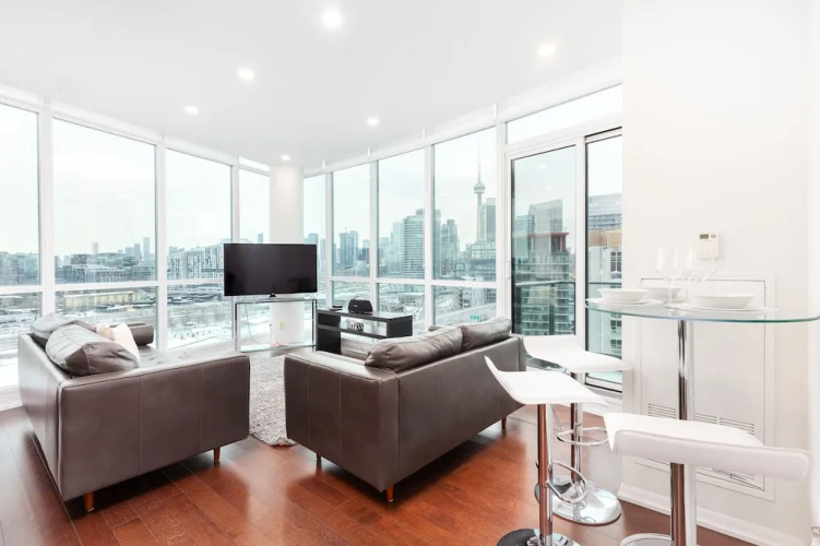 Penthouse with CN Tower view — фото 5