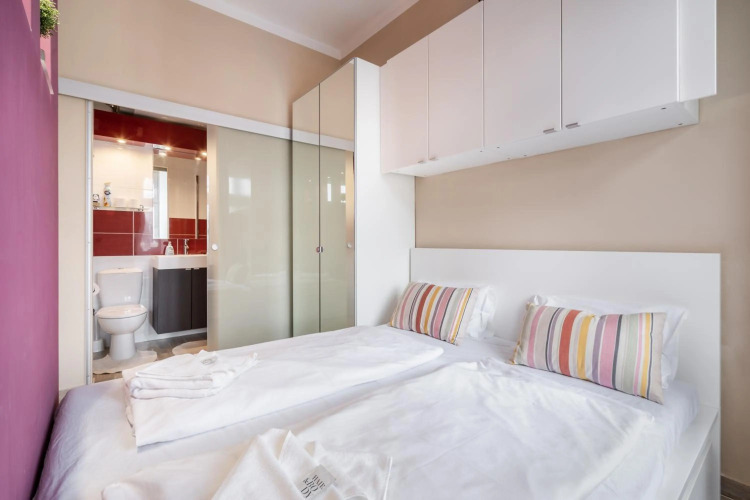 Pink Secrets Apartment — фото 4