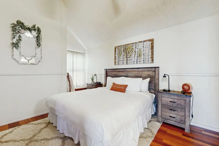 3BR Home w/ Sparkling Pool, Fire Pit — фото 4