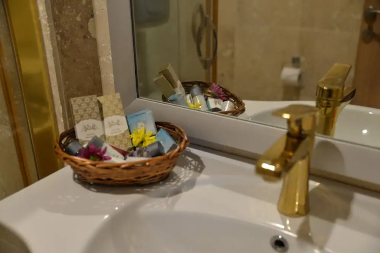 Ebruli Otel Cunda — фото 3