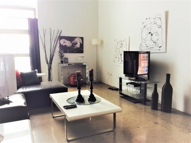 Downtown Executive Condo Loft — фото 3