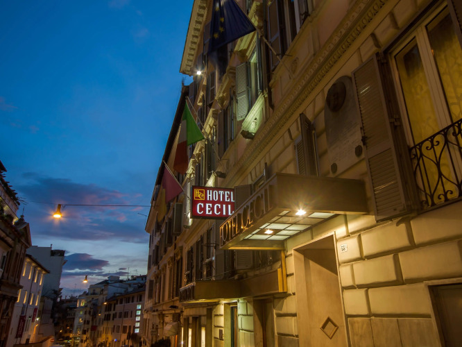 Hotel Cecil
