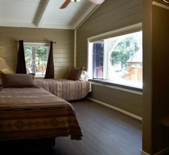 Silver Pines Lodge