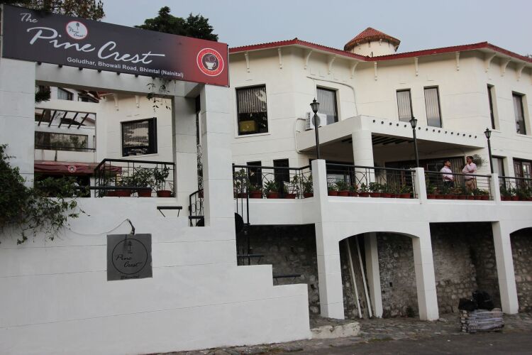 8fold-Pinecrest By LaRiSa, Bhimtal