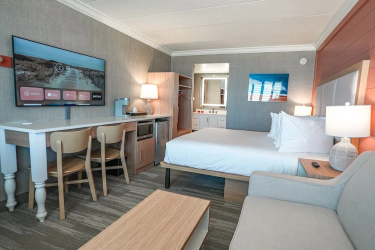 Spray Beach Oceanfront Hotel — фото 2