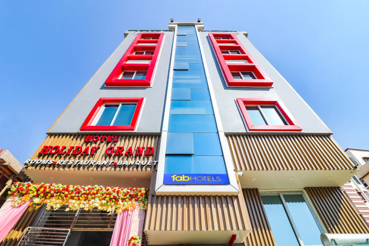 Fabhotel Holiday Grand