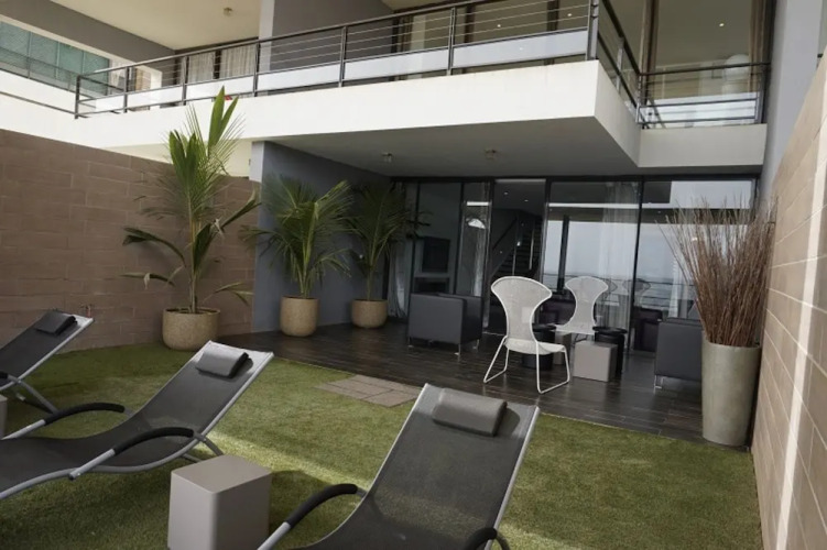 Seafront Duplex Apartment — фото 4