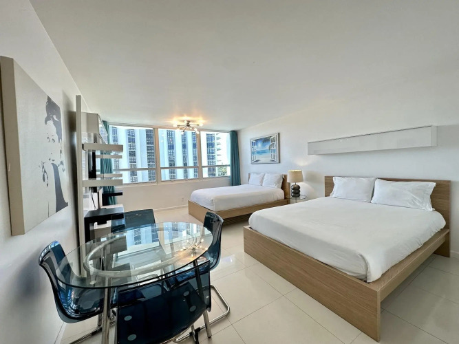 SeaStays Apartments