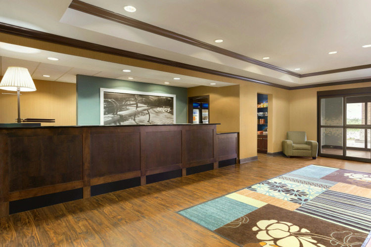 Hampton Inn Stow — фото 3