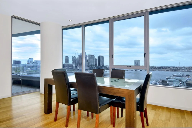 View Apartment at Docklands — фото 5