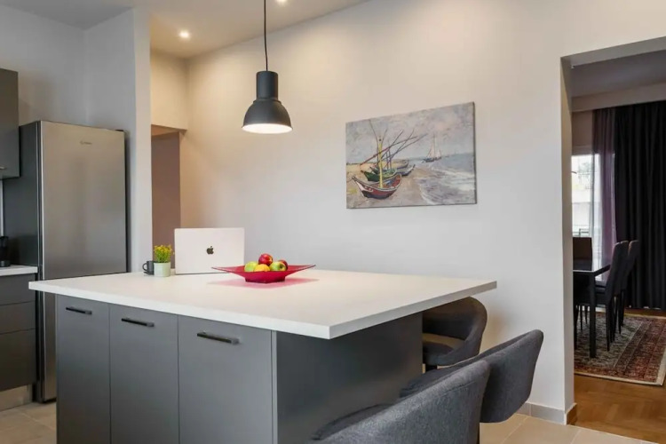 Spacious Seaside Flat at Alimos — фото 5