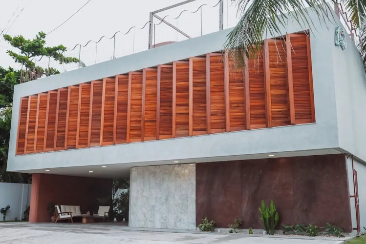 Luau Hotel