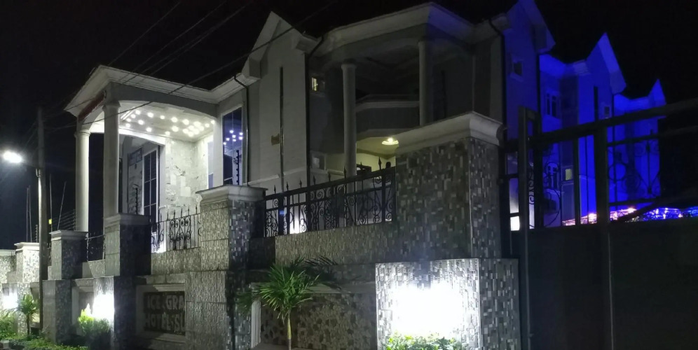 Ice Grand Hotel & Suites