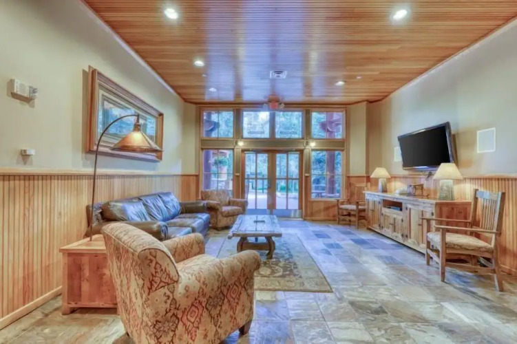 Jackpine Lodge 2 Bedroom Condo — фото 2