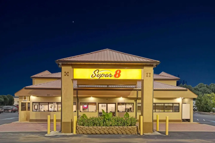 Super 8 Suwanee — фото 2