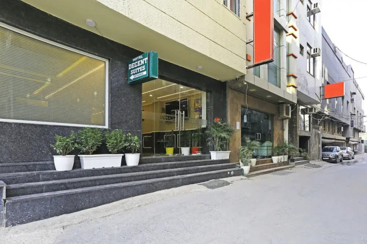 Hotel Decent Suites - Delhi Airport