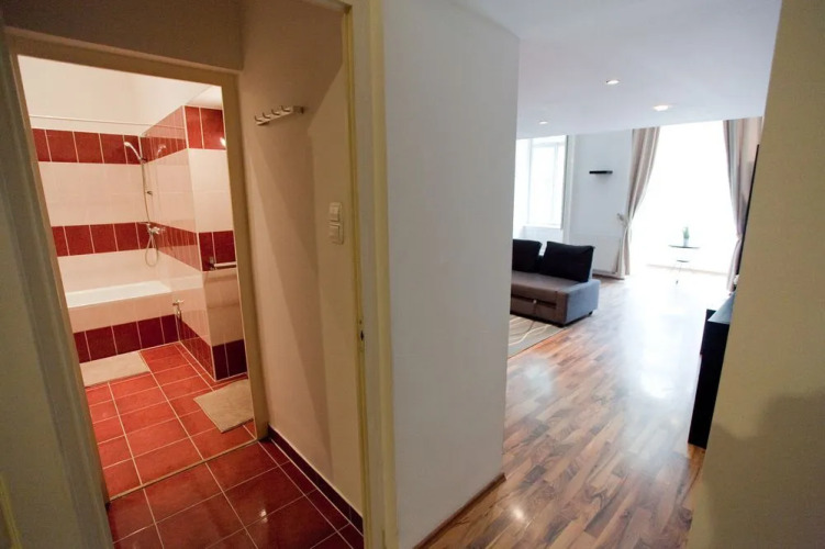 Kiraly Apartment — фото 4