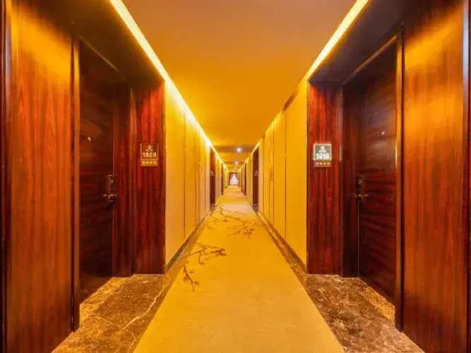 Oriental Host Hotel — фото 3