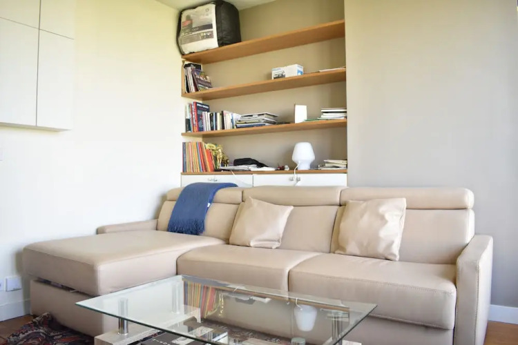 Bright Studio Apartment With High View — фото 4