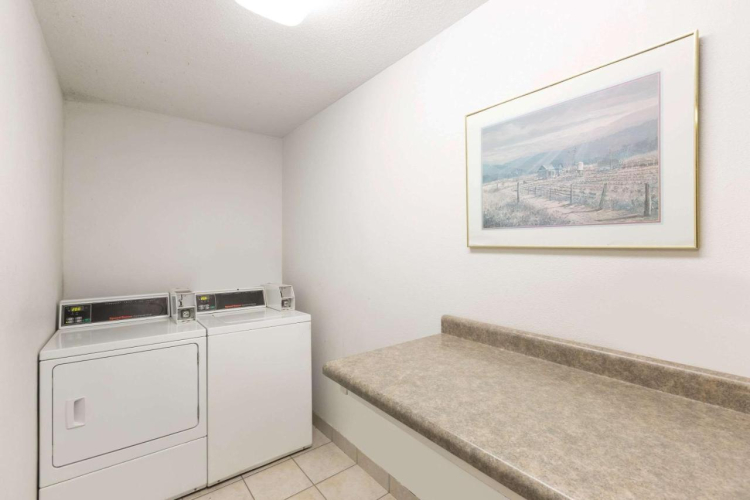 Sunset Inn & Suites — фото 2