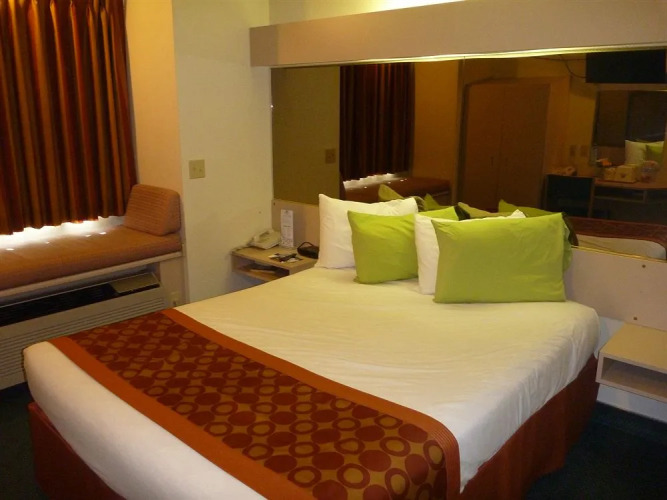 Rodeway Inn & Suites — фото 5