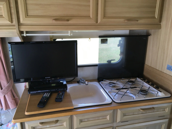 Heart Land Hills in Noto 37 Trailer House Sho