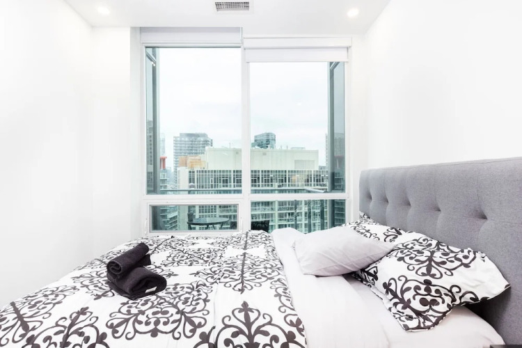 Penthouse with CN Tower view — фото 4