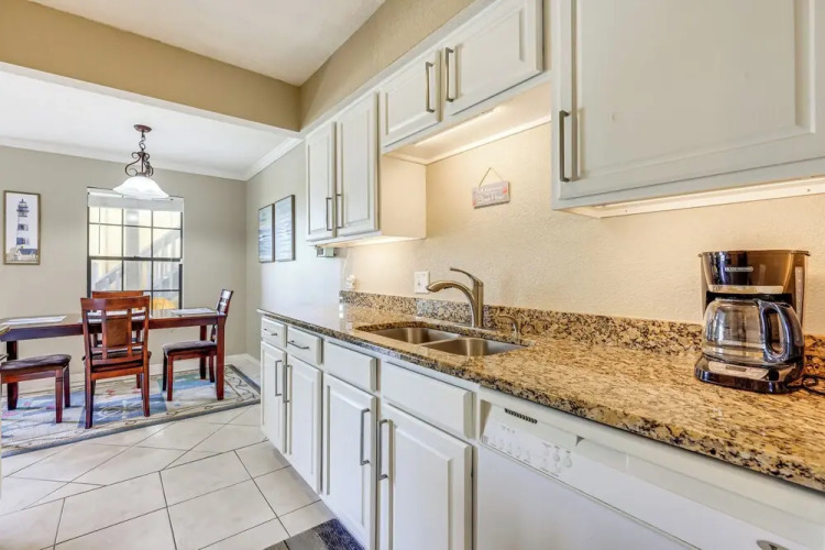 Walk to St Augustine Beach! Condo w/ Pool Access — фото 5