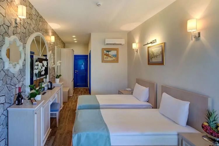 Queen Aphrodite Hotel — фото 3