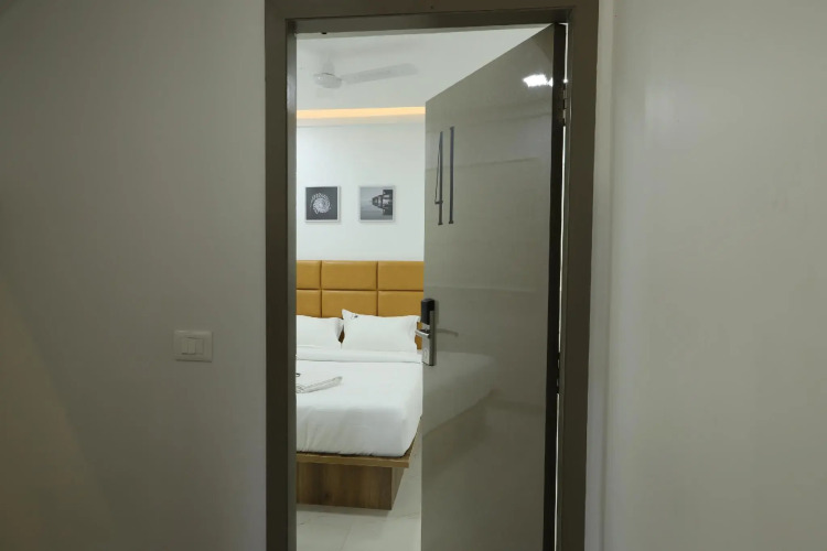 Sira Rooms